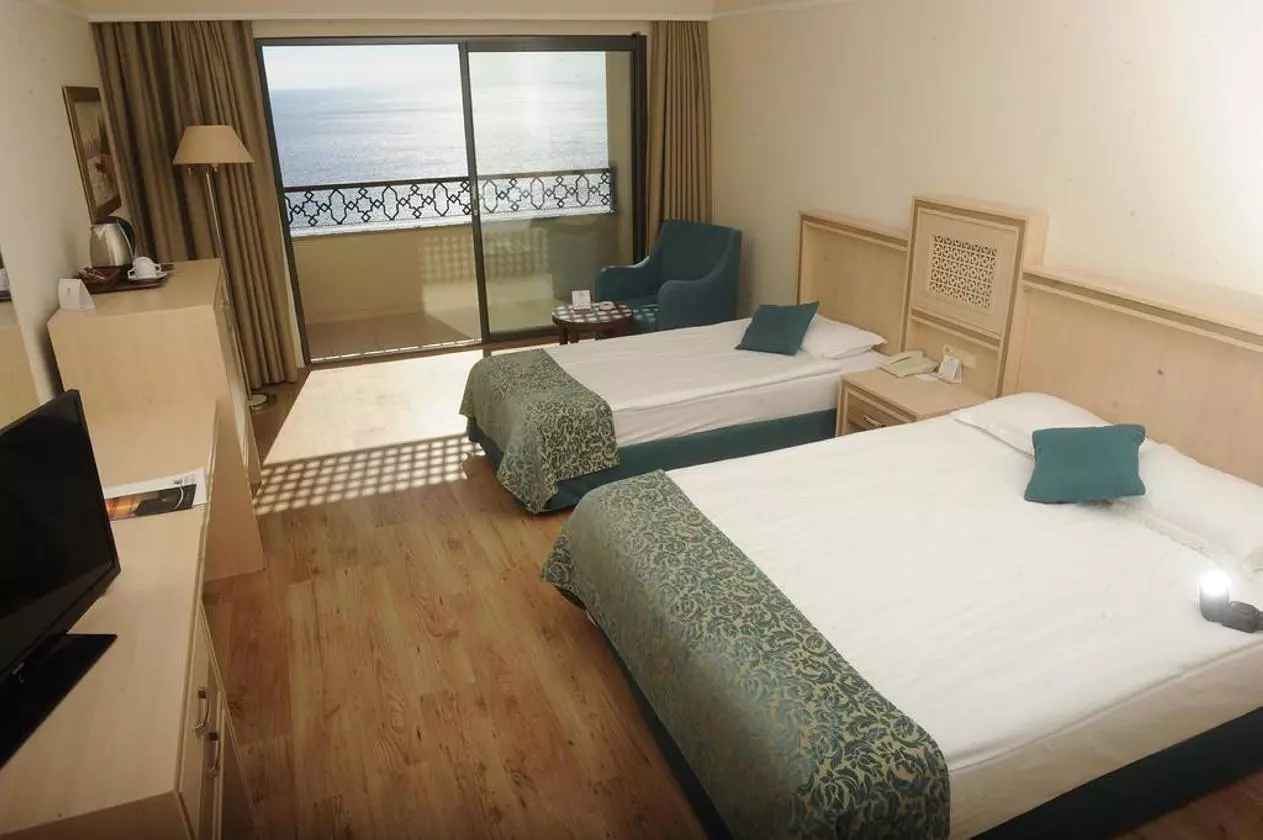 UTOPIA_SHABAVIZ (8).jpg